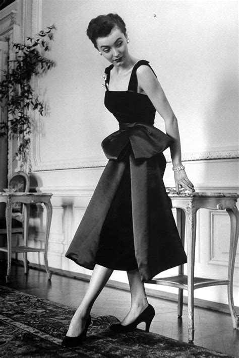 collier christian dior vintage|christian dior new look 1940s.